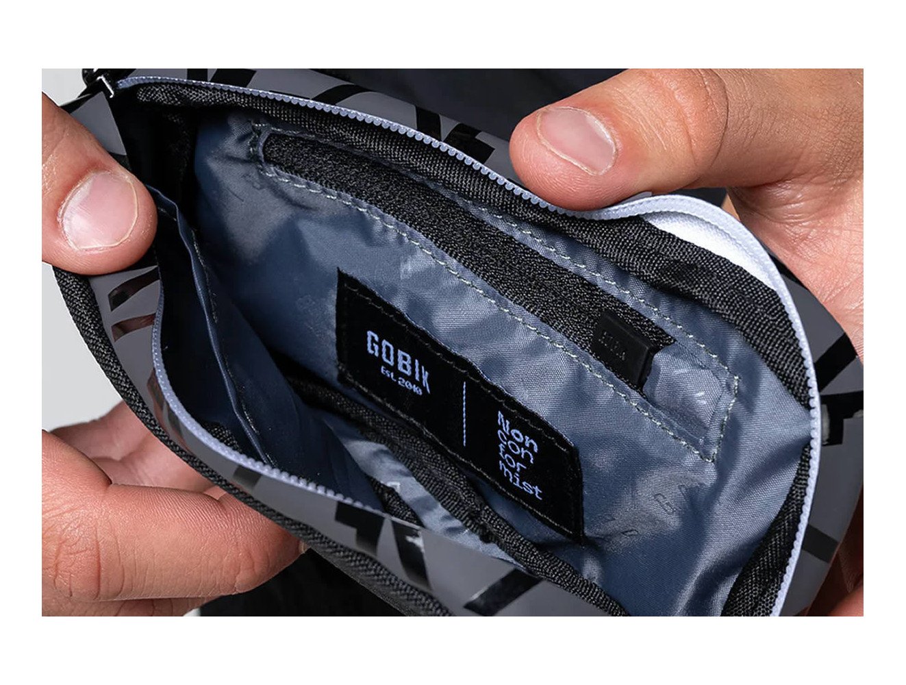 Funda para móvil UNISEX Gobik Essential 2.0 True Black